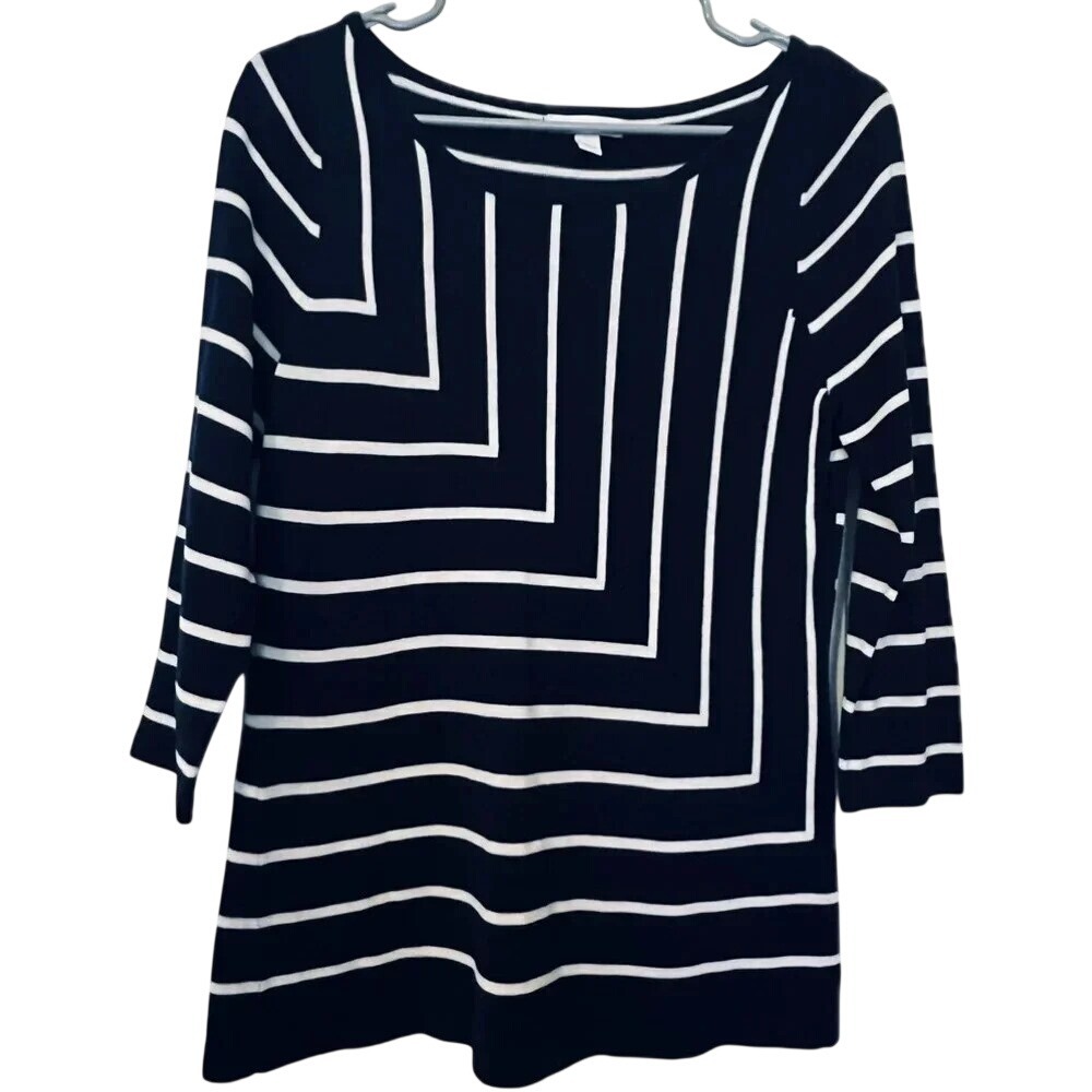 New York & Company Women's sweater,‎ Navy/Blue and White Striped, Size Small.